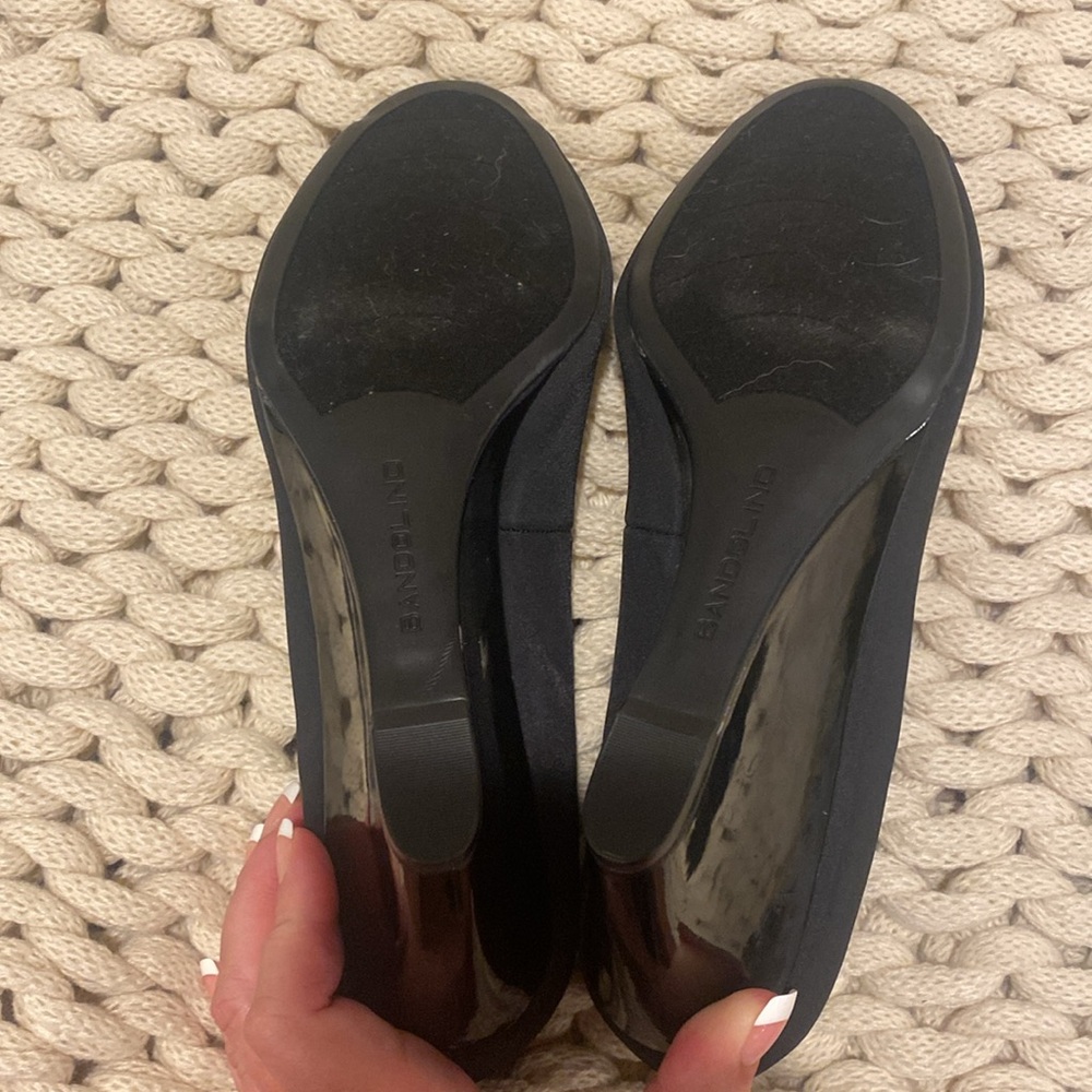 Bandolino Black Peep Toe Wedge Pumps with Gold Insole - Picture 9 of 9